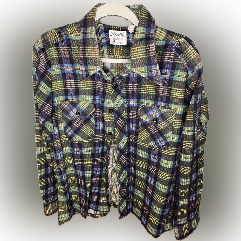 Vintage Monzini plaid flannel long-sleeved shirt. Size XL.